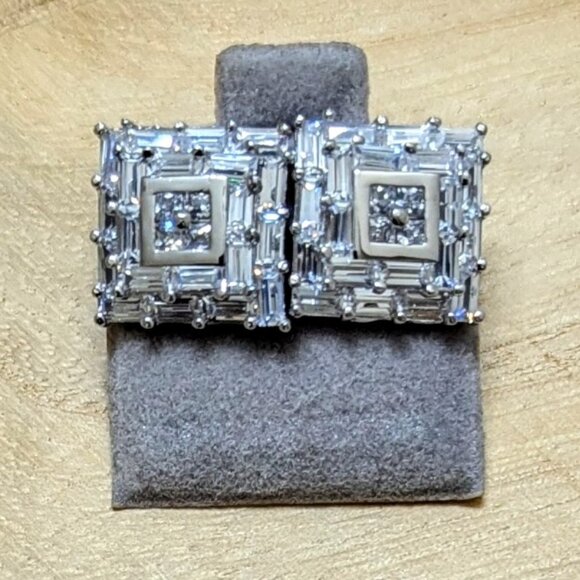 🆕.925 STERLING SILVER SQUARE BAGUETTE CUBIC ZIRCONIA STUD EARRINGS - UNISEX - Picture 1 of 1